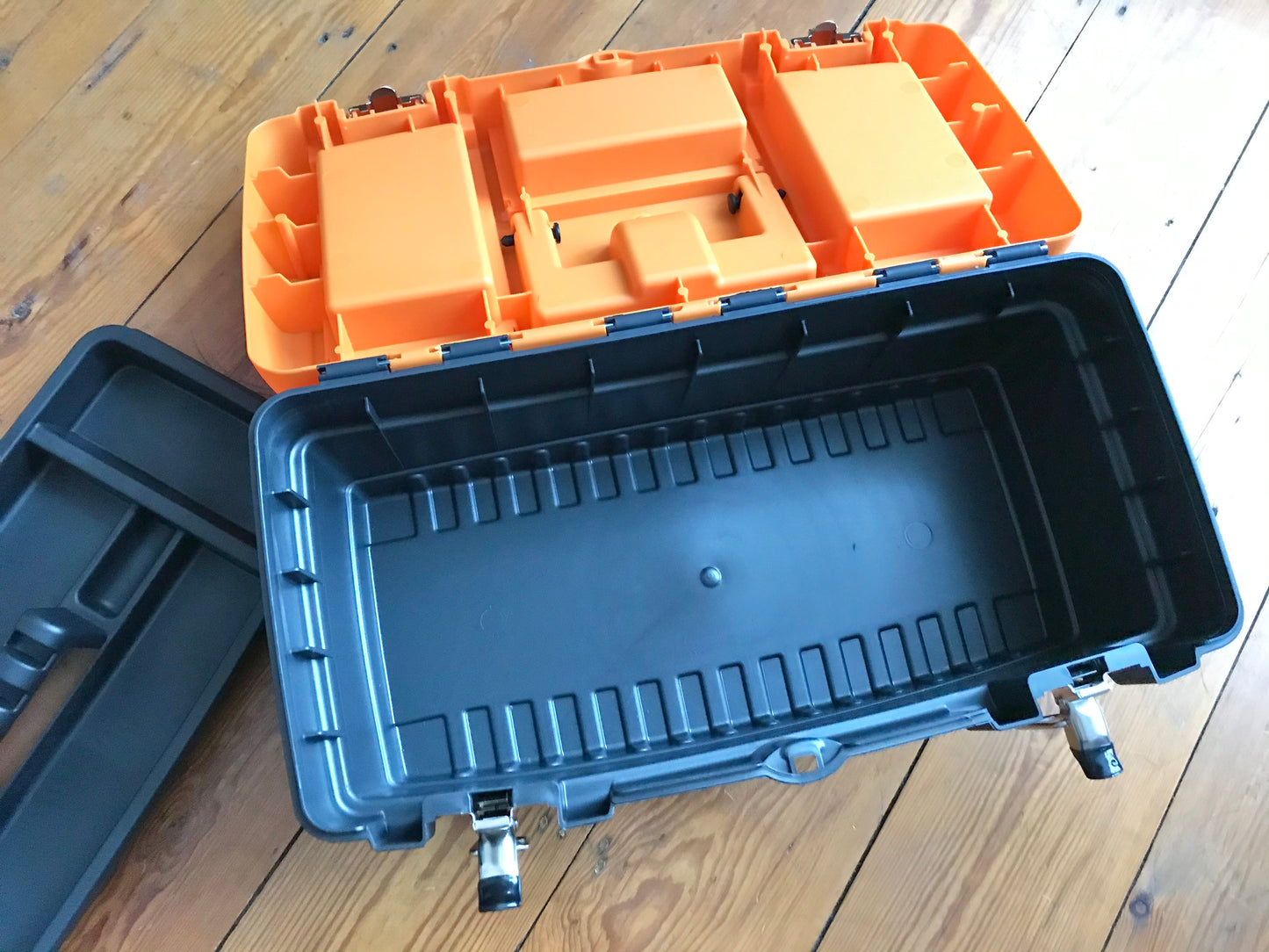 Caisse à outils 19 pouces