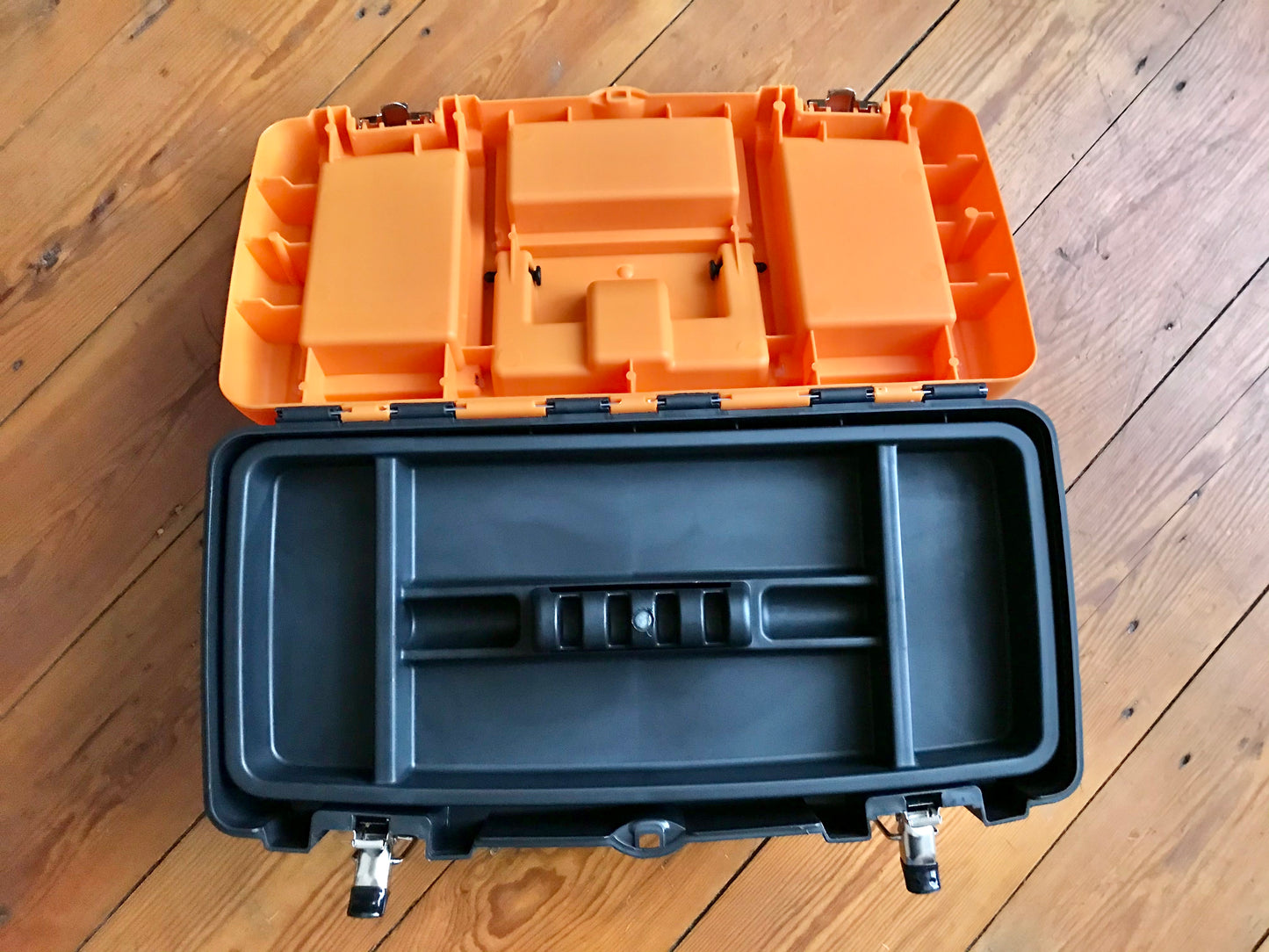Caisse à outils 19 pouces