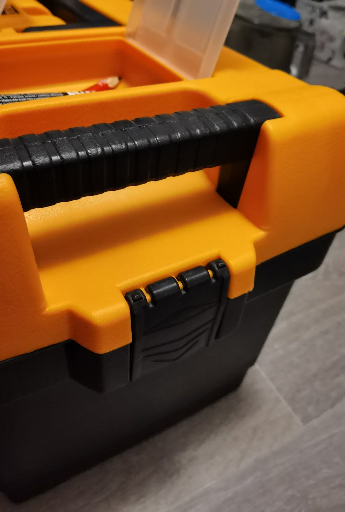 Caisse à outils 22 pouces
